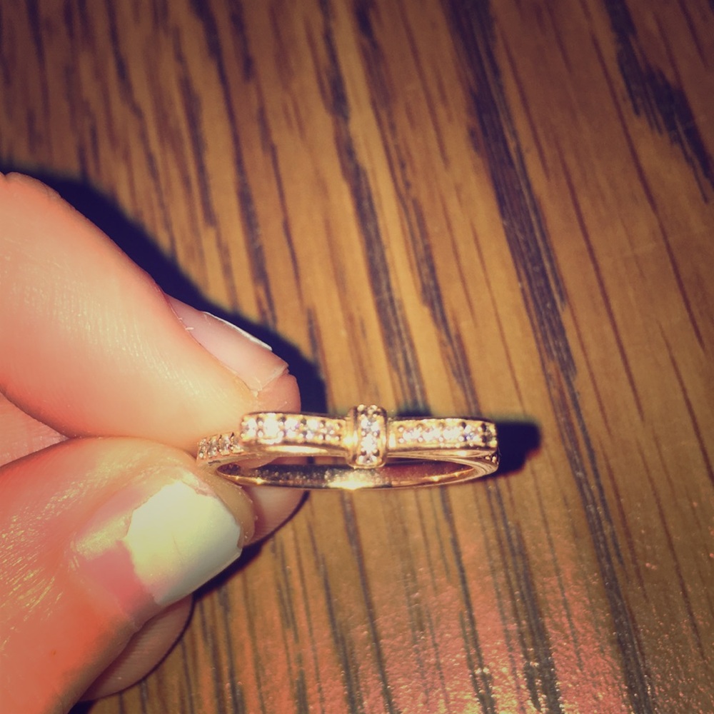 Gold bow ring from pandora